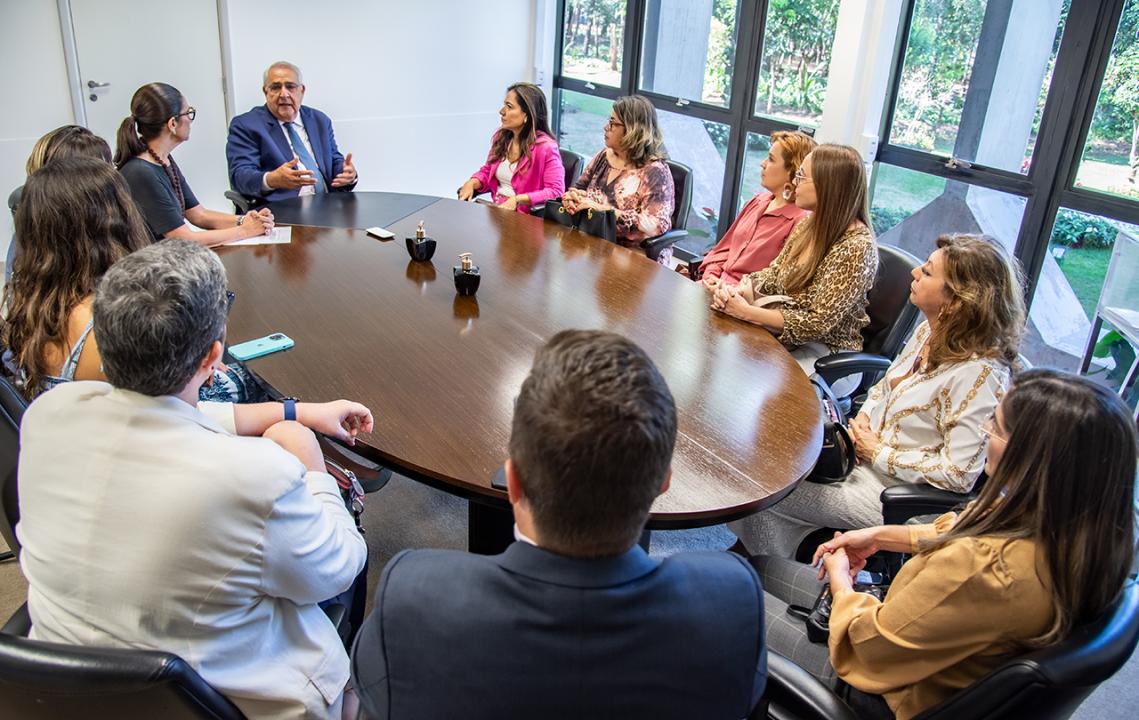 Presidente do TCE-MS recebe comissão pela Paridade Institucional e Política das Mulheres