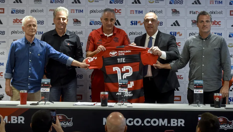 Tite é apresentado como técnico do Flamengo: ‘Orgulho, desafio e responsabilidade’