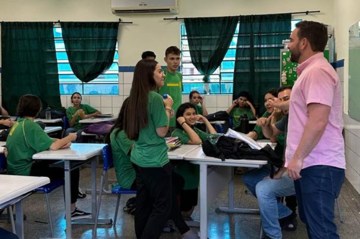 Escolas de Cassilândia e Ponta Porã recebem atenção do deputado João César Mattogrosso