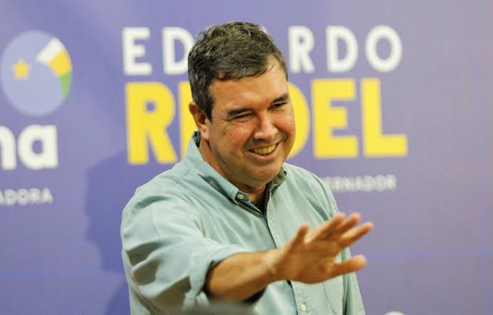 Governador Eduardo Riedel tem 81% de aprovação em primeiro ano de gestão