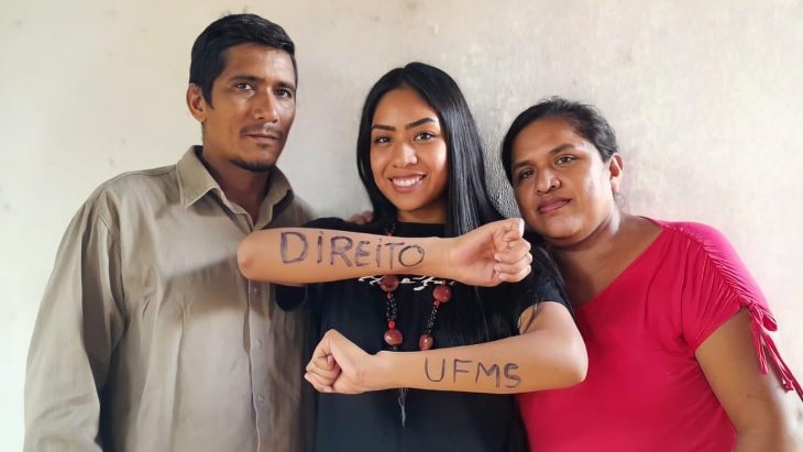 Jovem Terena é aprovada em 1º lugar no curso de Direito da UFMS