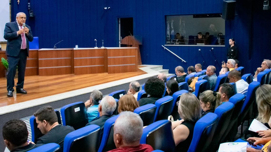 Primeira infância ganha destaque em seminário de vereadores