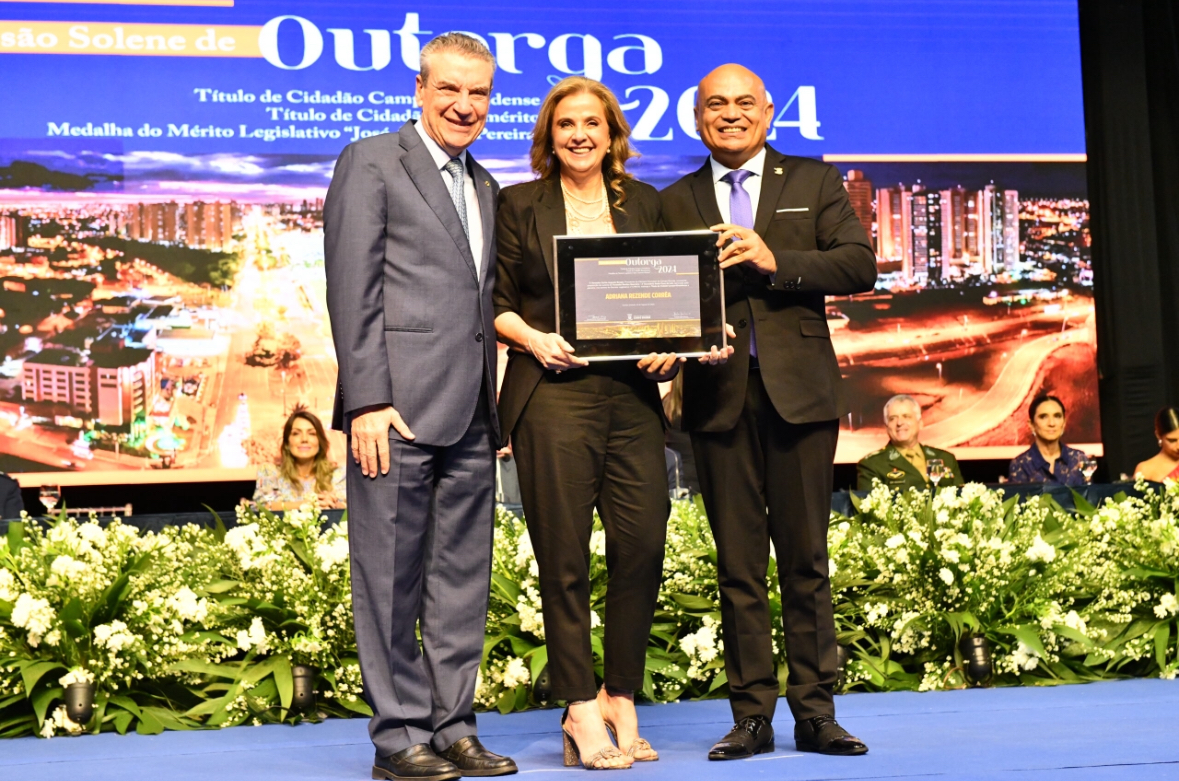 Madrinha do Grupo Onça Pintada, Adriana Corrêa recebe o Título de Cidadã Campo-Grandense