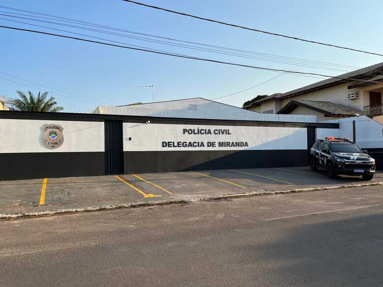 Jovem morre ao tentar atacar PMs armado com faca em Miranda