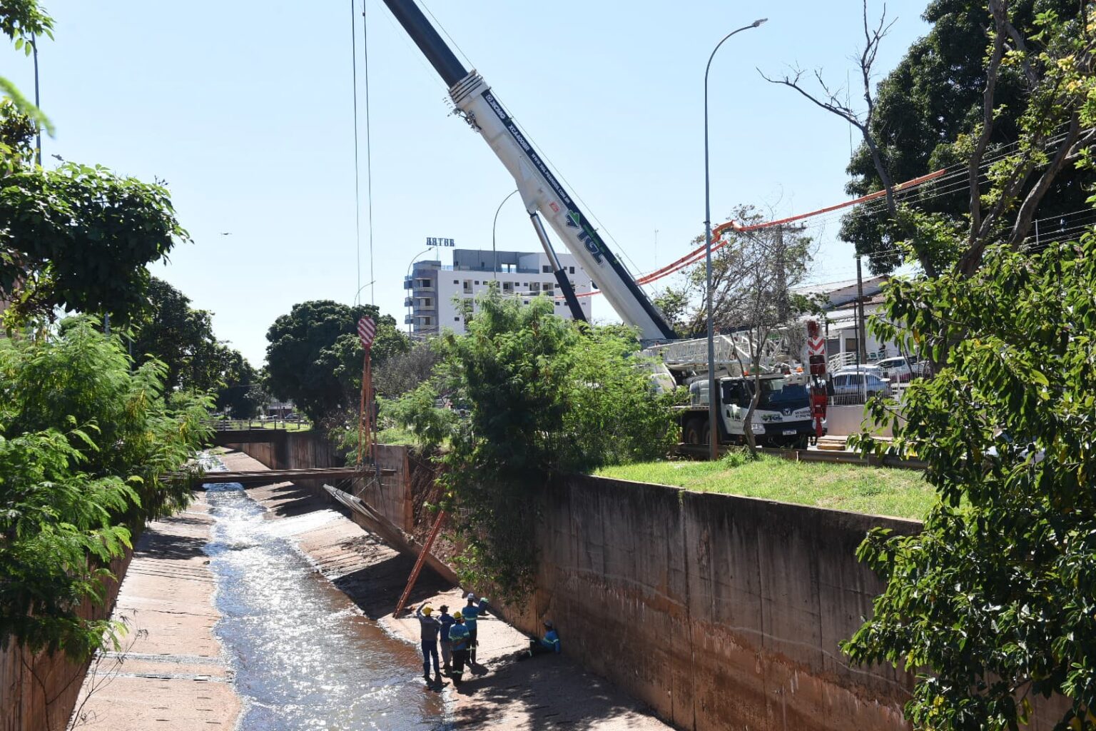 Prefeitura de Campo Grande acelera obras de recuperação na Avenida Ernesto Geisel