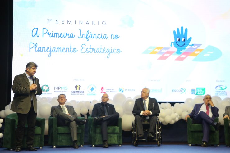 Lidio Lopes defende proteção à primeira infância em seminário do TCE-MS