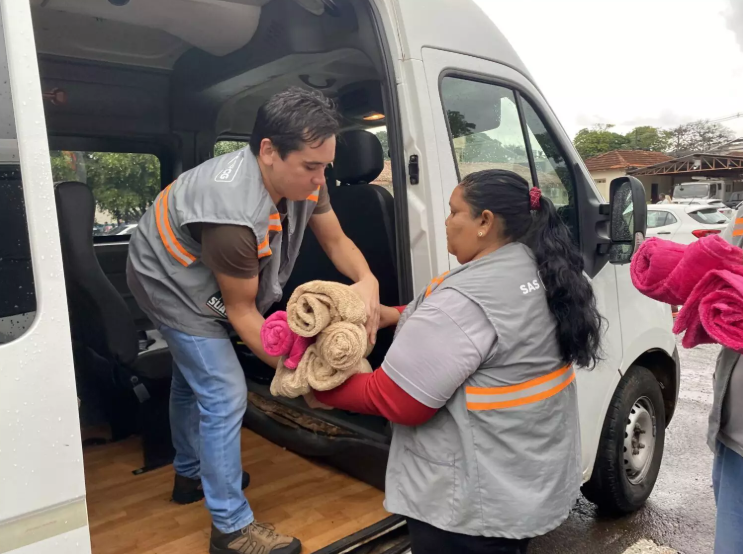 Em noite mais fria do ano, abrigo da Prefeitura atende 72 pessoas na Capital… veja mais em https://www.campograndenews.com.br/cidades/capital/em-noite-mais-fria-do-ano-abrigo-da-prefeitura-atende-72-pessoas-na-capital