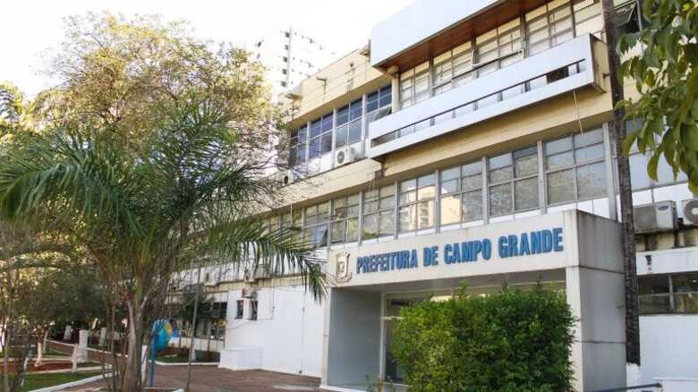 Prefeitura abre processos seletivos com salários de até R$ 4 mil