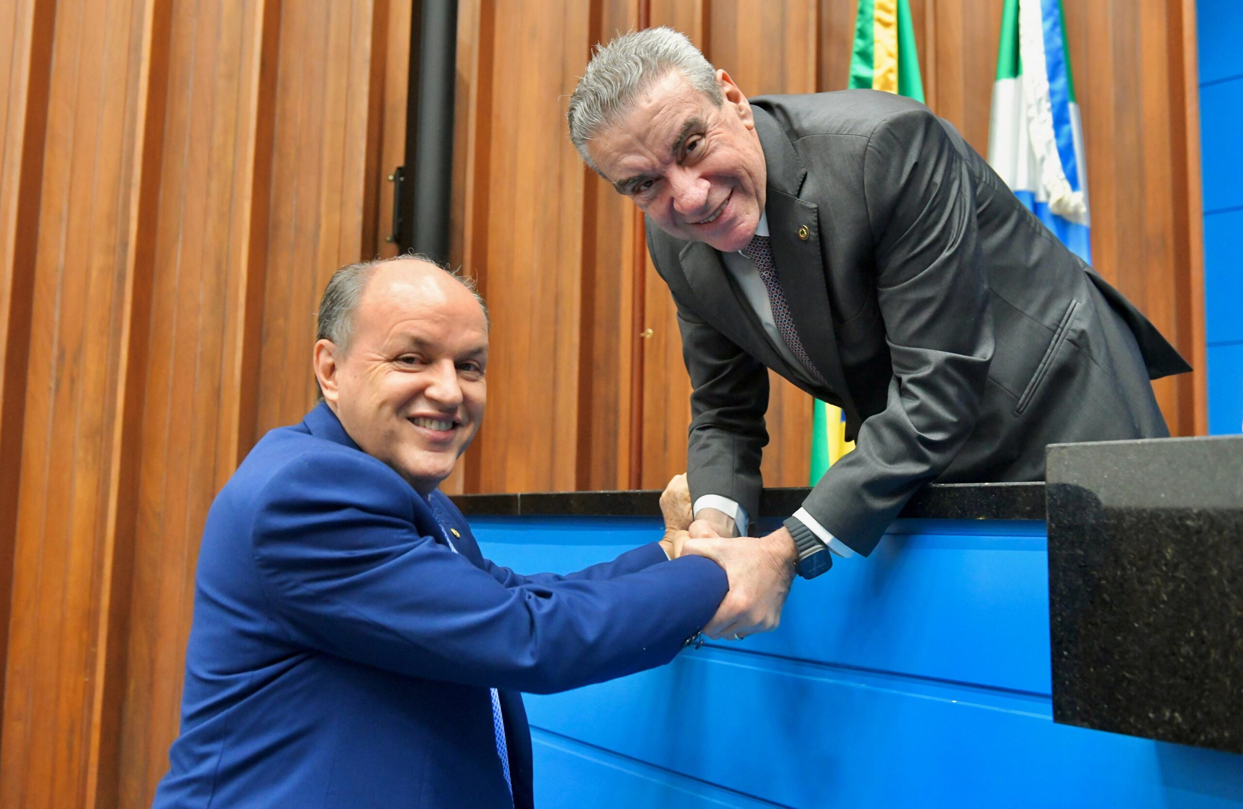 Lei de Mochi e Paulo Corrêa informa consumidores sobre procedência de carros seminovos