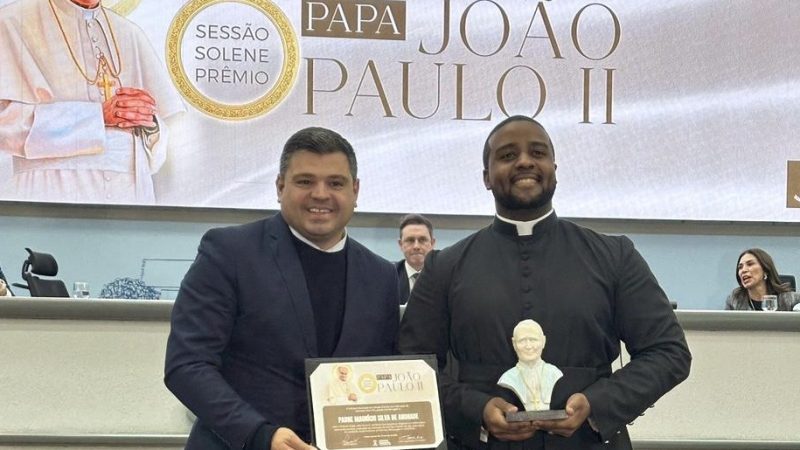 Câmara Municipal realiza Sessão Solene em homenagem ao Papa João Paulo II