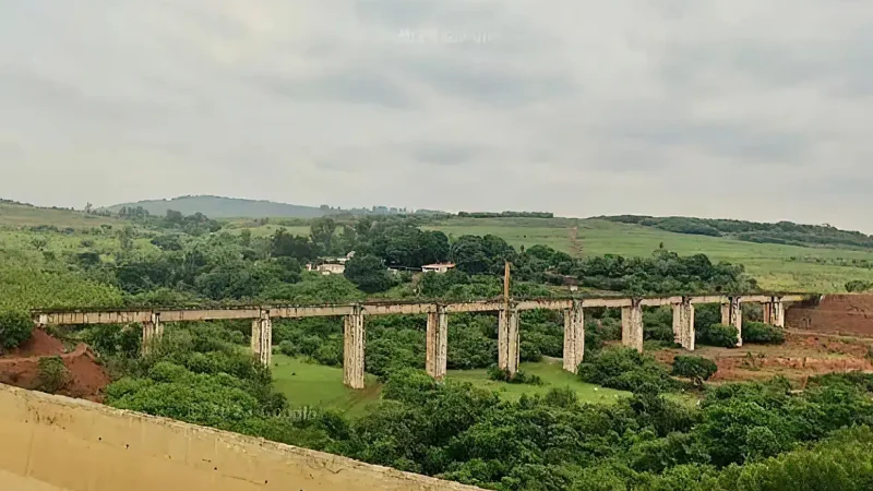 Acesso à Ponte do Esqueleto é fechada pela prefeitura de Limeira