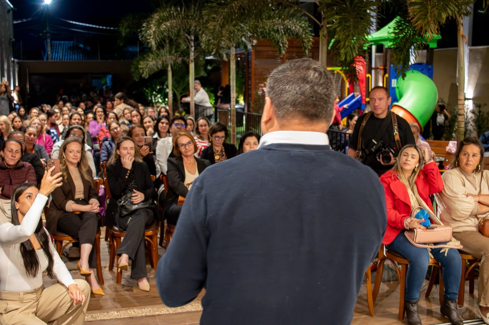 Mais de 300 mulheres participam de encontro promovido por Elaine Escobar e vereador Silvio Pitu