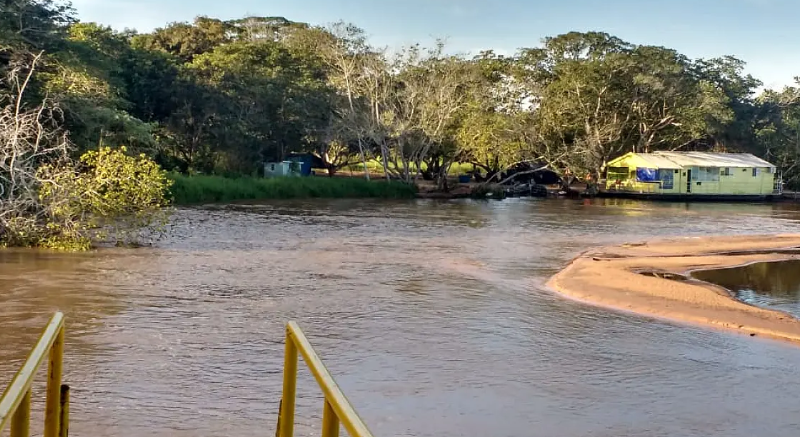 Mulher morre após acidente durante passeio de lancha em Paranaíba
